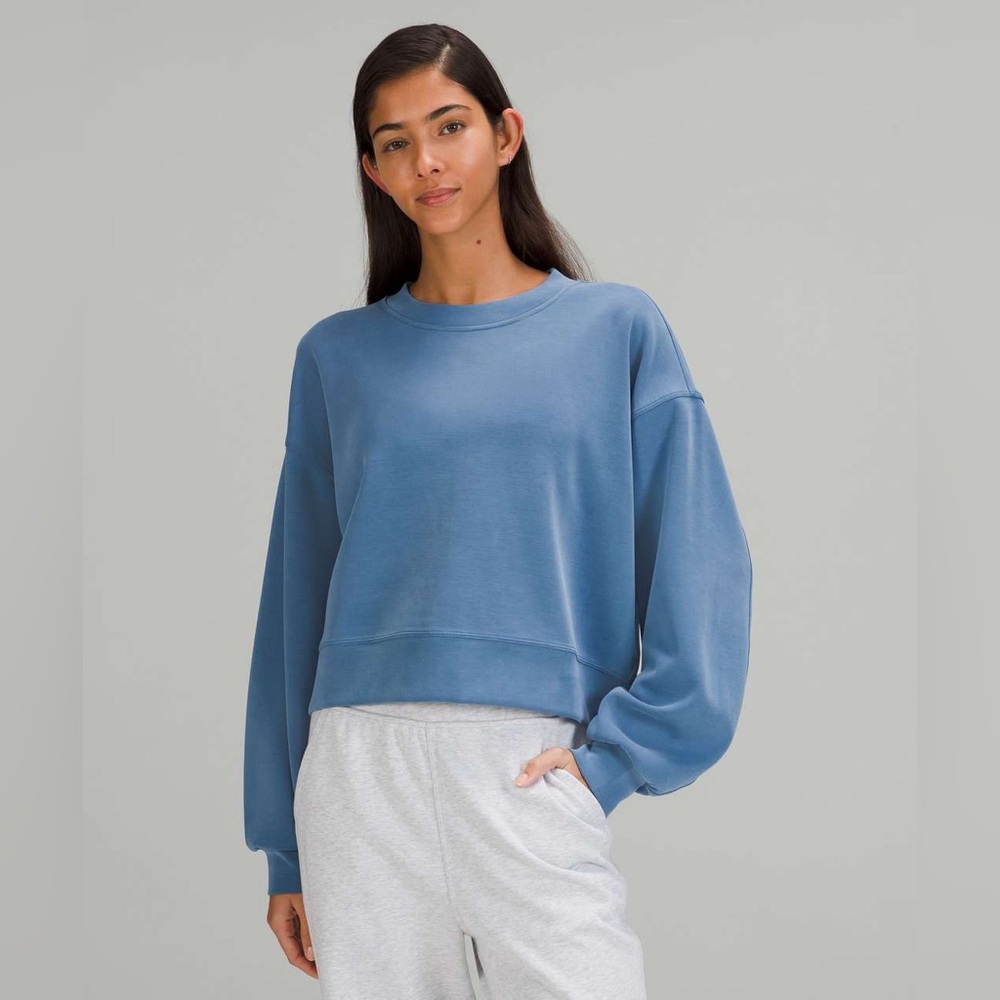 Lululemon Perfectly Oversized Cropped Crew *Softstreme
Soft Denim Size 2